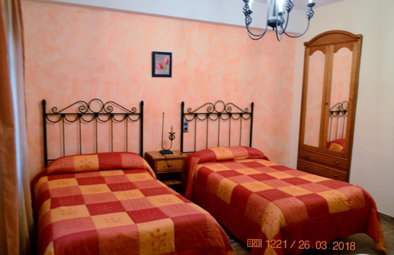 Posada La Reja Malpica de Tajo エクステリア 写真