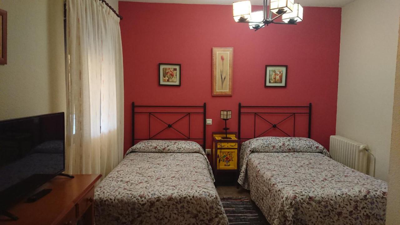 Posada La Reja Malpica de Tajo エクステリア 写真